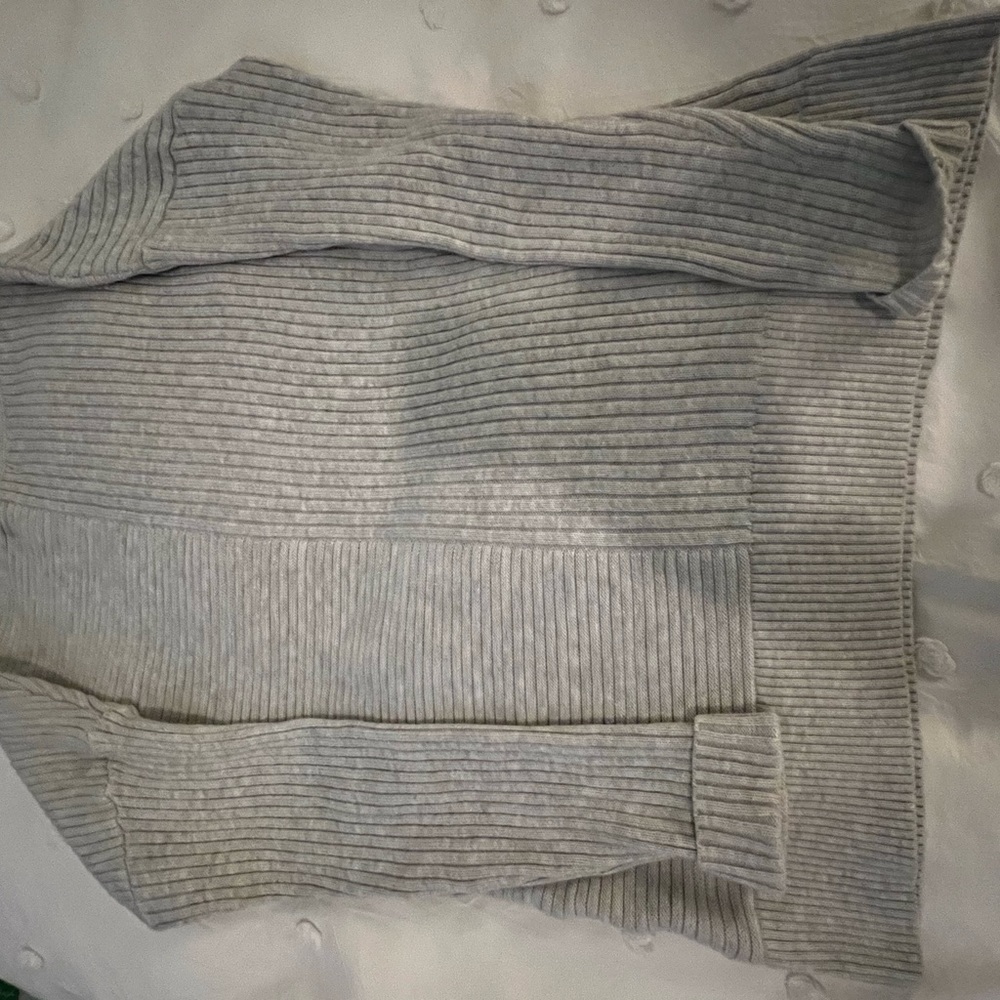 Light grey medium weight sweater. Perfect for work and casual wear.